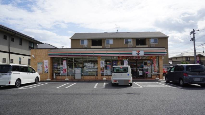 コンビニ　セブンイレブン（コンビニ）まで964m