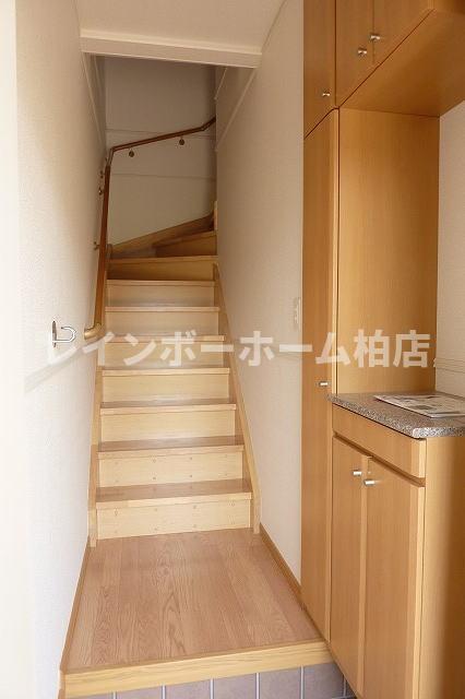 玄関　シューズボックスがあります