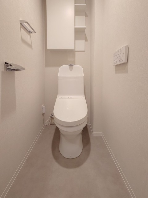 トイレ　※写真は同タイプ住戸です。