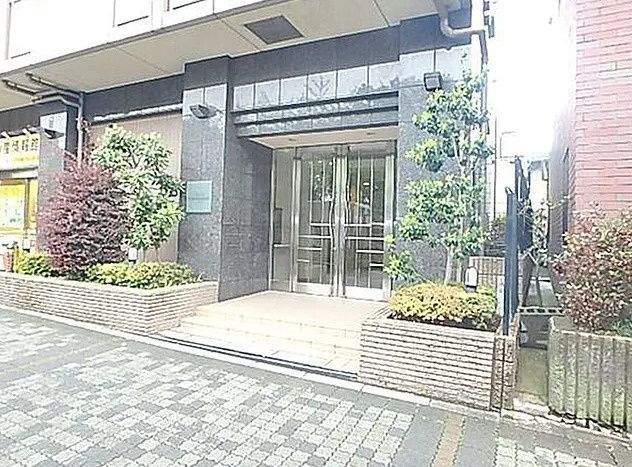 エントランス　清潔なエントランスです