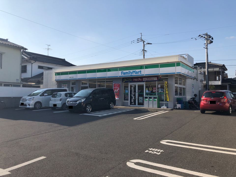 コンビニ　ファミリーマート（コンビニ）まで350m