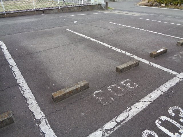 駐車場　車をお持ちの方に嬉しい駐車場付きの物件です