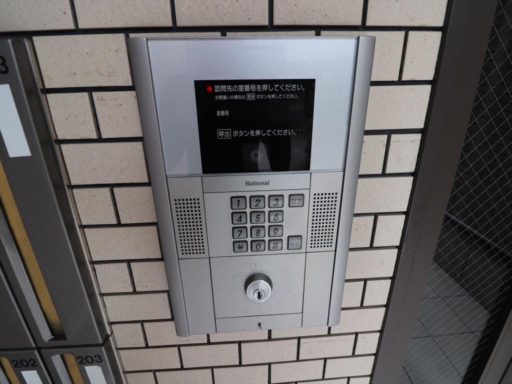 ロビー　オートロック付き
