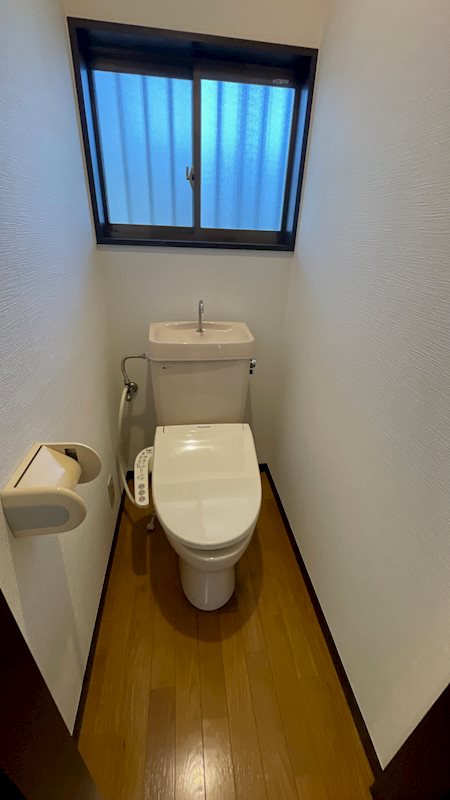 トイレ　※写真は２０５号室のものです。