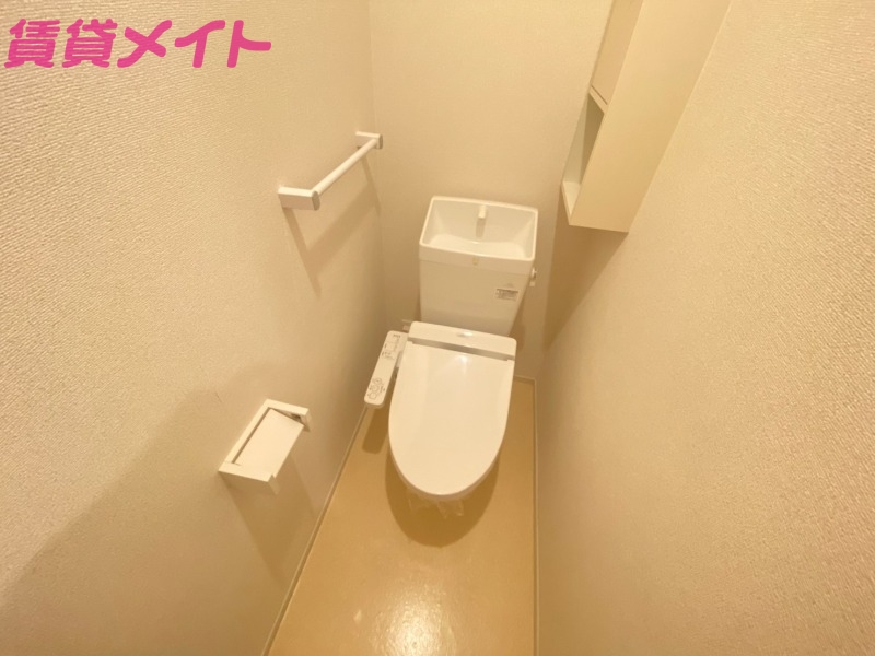 トイレ　同型参考写真