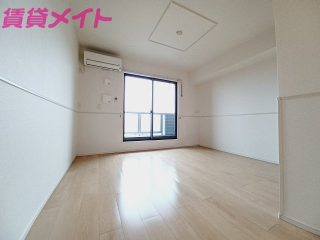 居室・リビング　同型参考写真