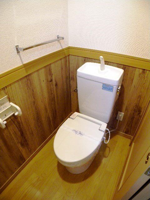 トイレ　※代表タイプの写真のため実際と異なる場合がございます