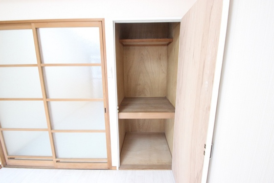 収納　※掲載写真は同マンション別部屋参考写真となります。
