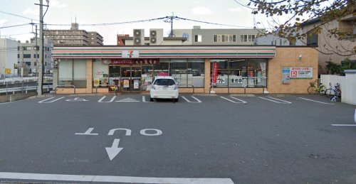 コンビニ　セブンイレブン 博多上牟田2丁目店（コンビニ）まで265m