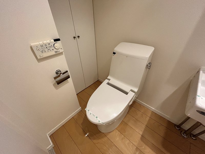 トイレ　同物件別部屋