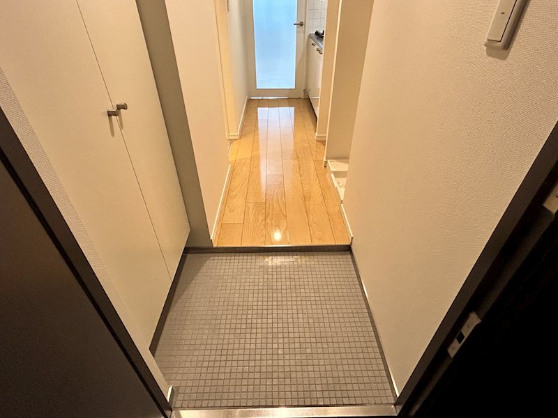 玄関　同物件別部屋