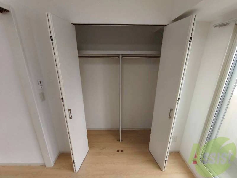 収納　寝室の収納です。部屋がすっきり片付きます。