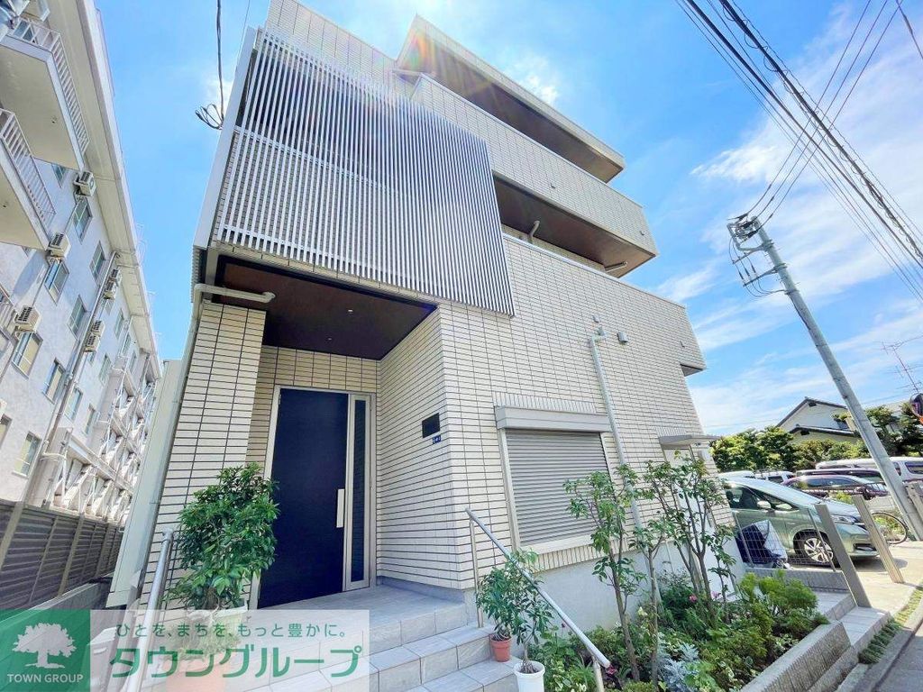建物外観　★設備充実の広々１K★