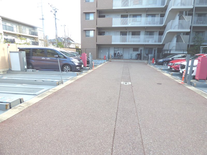 駐車場　当店は家主強制でない場合、消毒・抗菌代や安心サポート代など不