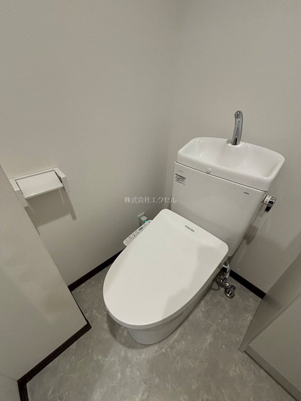 洗面設備　朝に便利な独立洗面台完備♪同建物の別部屋の写真
