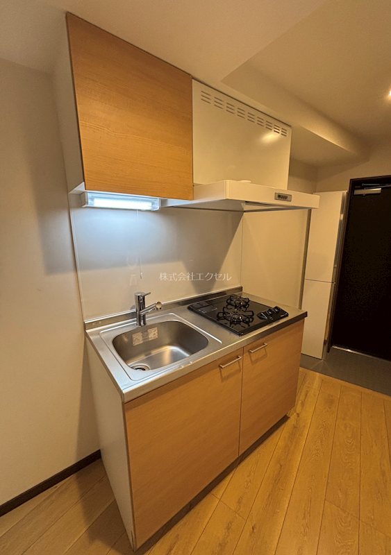 キッチン　システムキッチン完備♪同建物の別部屋の写真