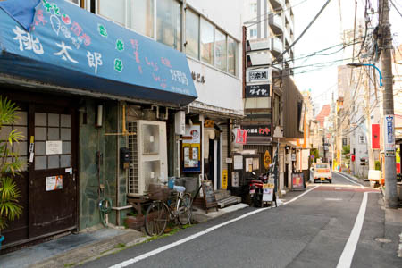 ショッピングセンター　荒木町商店会（ショッピングセンター）まで585m