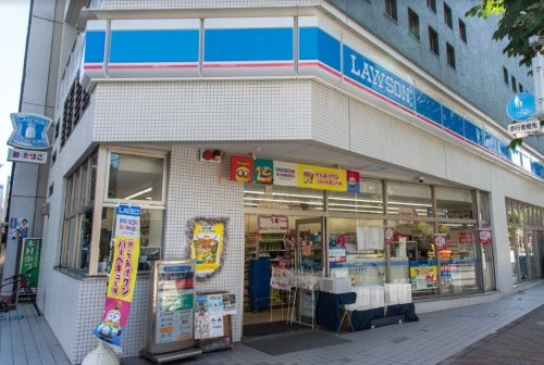 コンビニ　ローソン（コンビニ）まで70m