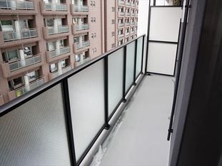 バルコニー　※写真は６階同号室です。