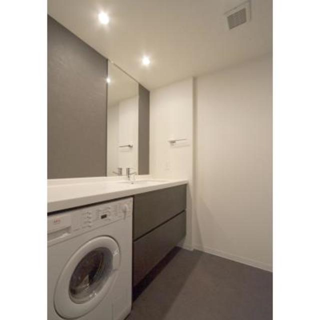 洗面設備　※写真は同タイプ住戸です。