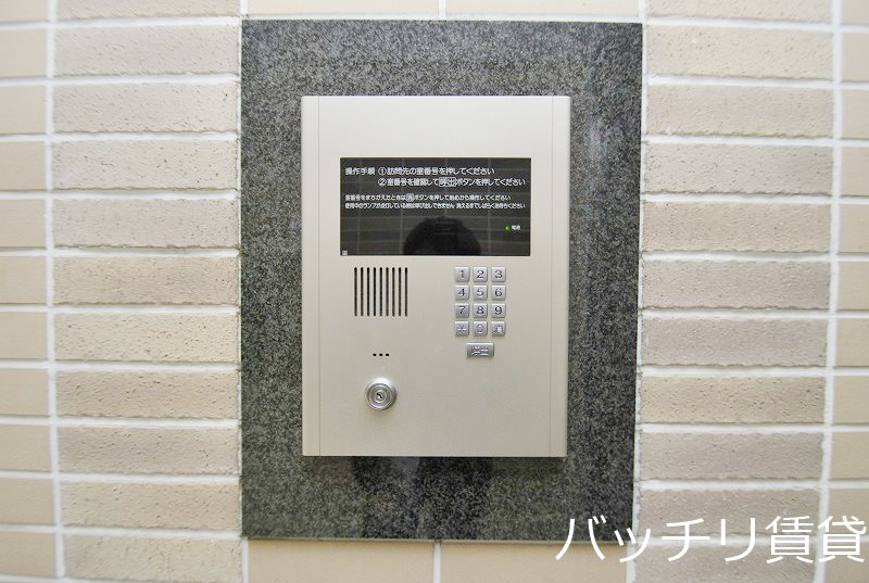 エントランス　別号室タイプの為、現状を優先いたします
