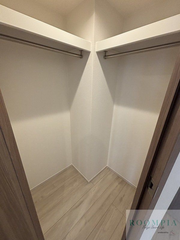収納　※写真は間取り反転タイプの別のお部屋です
