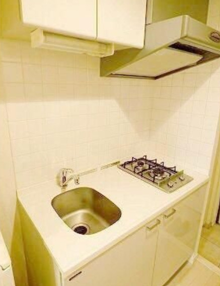 キッチン　別部屋の画像を使用しております。