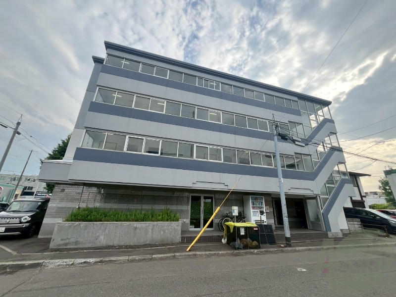 建物外観　札幌市東区北十七条東「フロンティア１７１８」