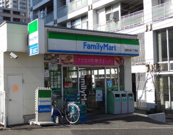 コンビニ　ファミリーマート 横浜北幸二丁目店（コンビニ）まで141m