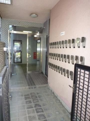 エントランス　新聞専用受けあり