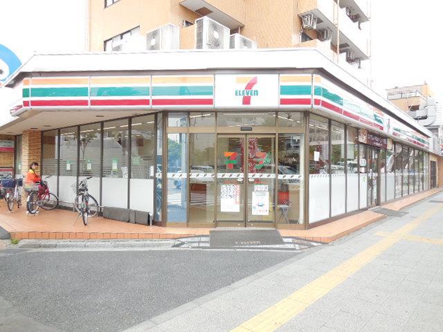コンビニ　セブンイレブン足立梅田一丁目店（コンビニ）まで300m
