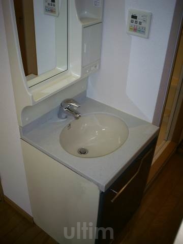 洗面設備　※別のお部屋のお写真です。参考までに。