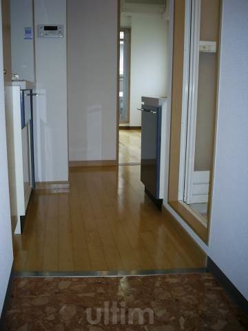 玄関　※別のお部屋のお写真です。参考までに。
