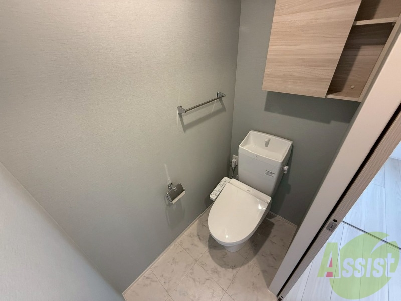 トイレ　トイレはウォシュレット機能付きです。安心して使用できますね。