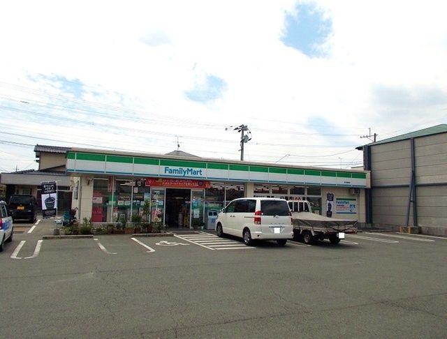 コンビニ　ファミリーマート　永江団地店（コンビニ）まで500m