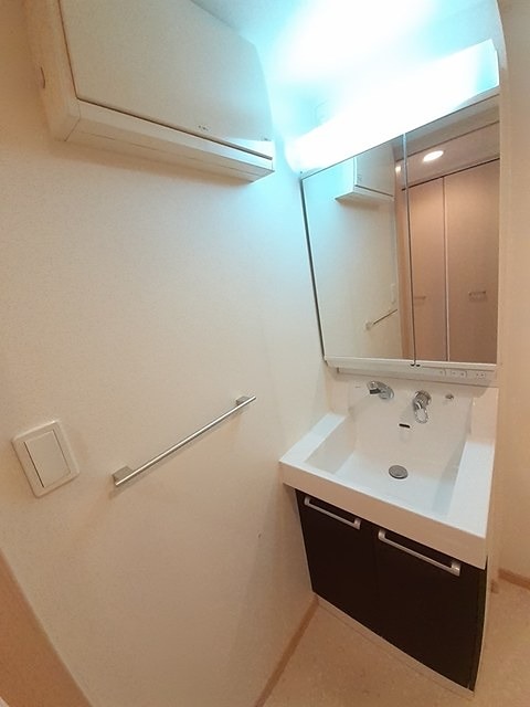 洗面設備　独立洗面台です。