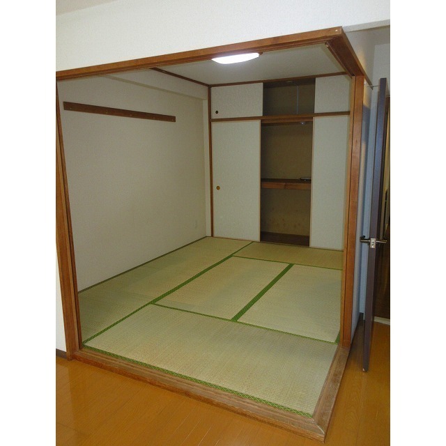 収納　和室　押入