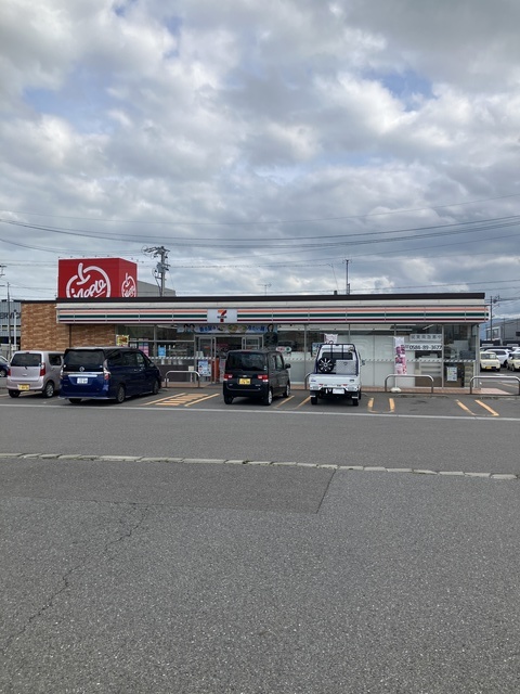 コンビニ　セブンイレブン大垣インター南店（コンビニ）まで646m