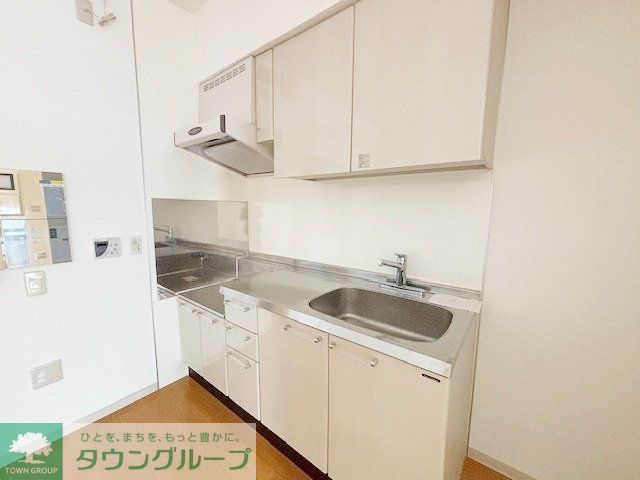 キッチン　同物件別部屋写真
