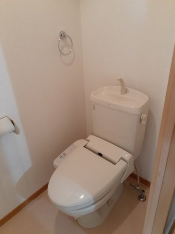 トイレ　落ち着いたトイレです