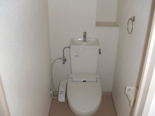 トイレ　別部屋の参考写真です。