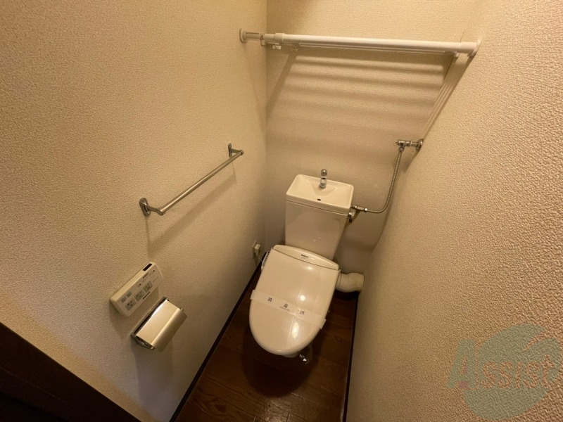 トイレ　ウォシュレット機能がついたトイレ。安心して使用できますね。