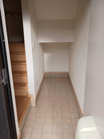 玄関　収納もある玄関です