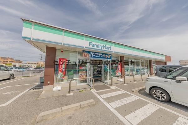 コンビニ　ファミリーマート宇都宮済生会病院前店（コンビニ）まで1756m