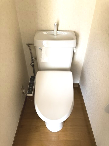 トイレ　温水洗浄便座