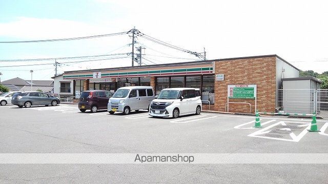 コンビニ　セブンイレブン（コンビニ）まで1300m