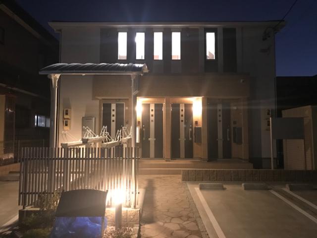 建物外観　外観写真（夜）