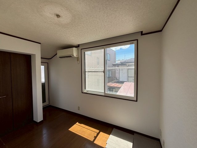 その他部屋・スペース　二面採光で明るいお部屋です