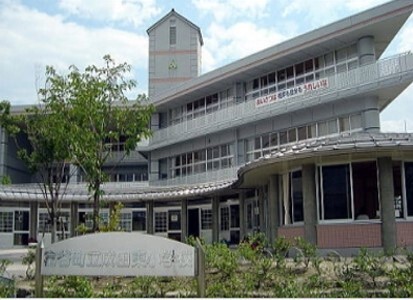 小学校　富谷市立成田東小学校（小学校）まで565m