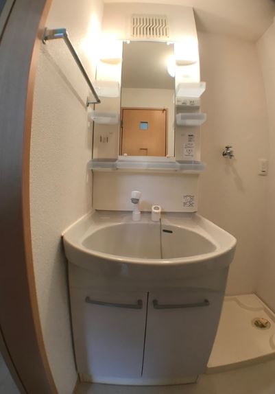 洗面設備　※同物件、別部屋の写真になります